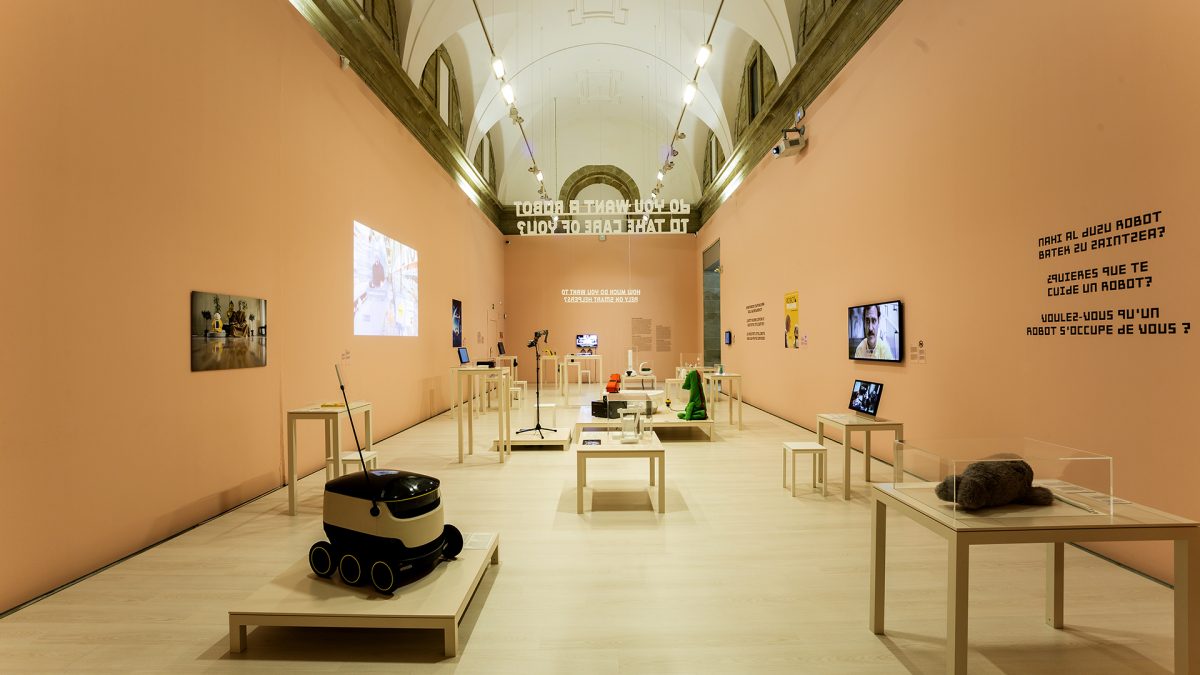 2019-08-18-Oskar-Moreno-STM-HELLO-ROBOT-OBRA-Y-ESPACIOS-0340-1200x675-RBK